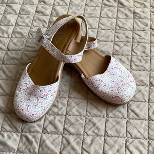 Art Class Floral  girl Dress Shoes in White and Pink